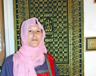 يهودية تعتنق الإسلام وتتطلع للحج والعمرة