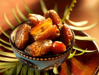 التمر: غذاء.. ودواء.. وإعجاز