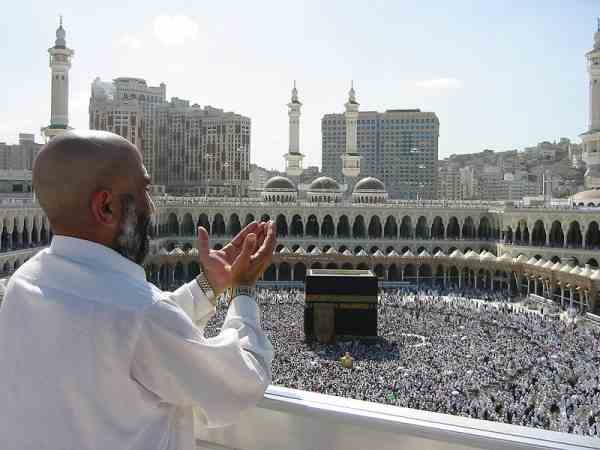 الي المشتاقين الي بيت الله العتيق