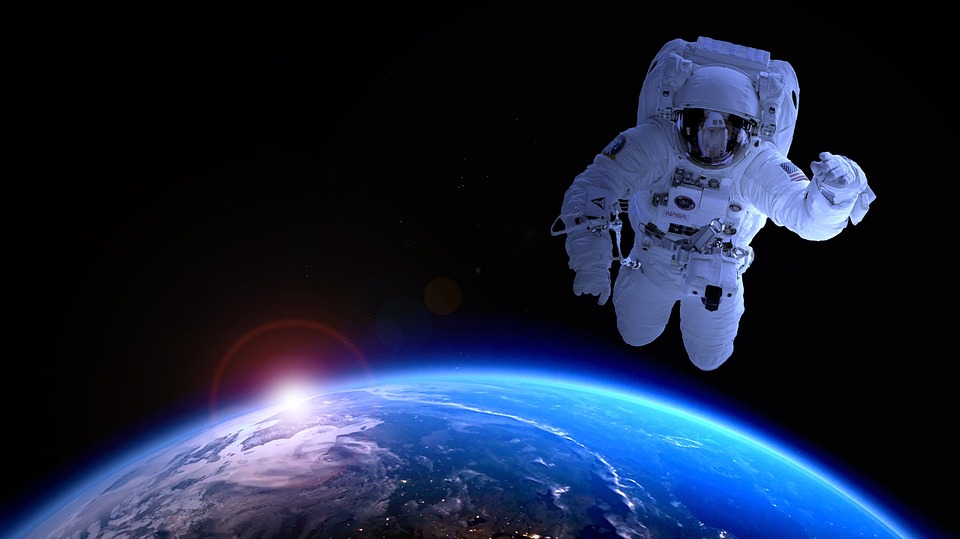 astronaut-1849401_960_720